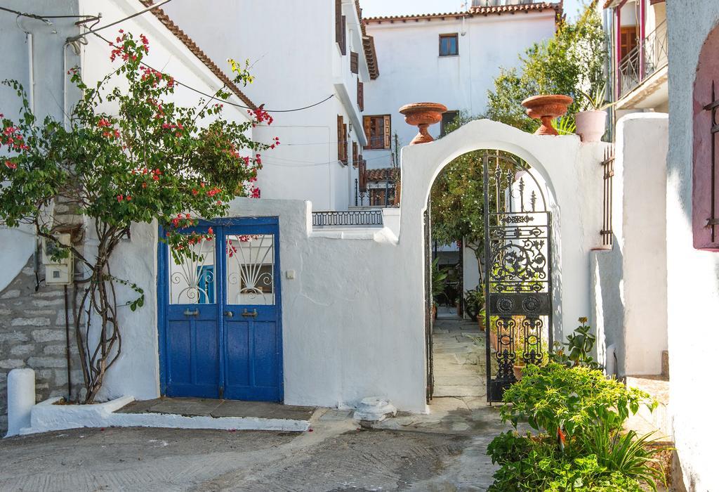 Cluborsa Chrysoula'S Guest House Skiathos Town Exterior photo