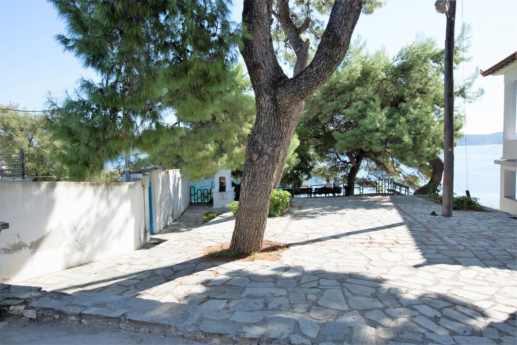 Cluborsa Chrysoula'S Guest House Skiathos Town Exterior photo